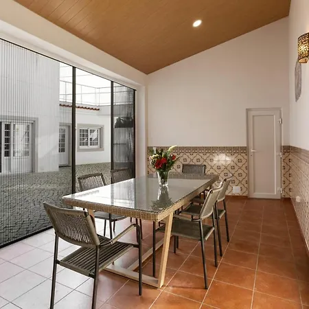 Casa Avos Felix Lopes * פוז דו ארליו