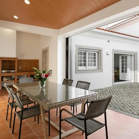 Casa Avos Felix Lopes * פוז דו ארליו