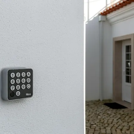 Casa Avos Felix Lopes * פוז דו ארליו